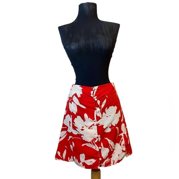 Vintage Silk Red & White Floral Mini Skirt With Buttons - Picture 4 of 16